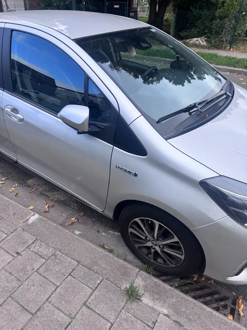 Toyota Yaris Yaris Hybrid 1.5 VVT-iY20 Team Deutschland Zilver - 2
