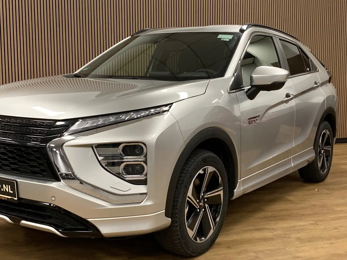 Mitsubishi Eclipse Cross 2.4 PHEV Executive|Camera|Navigatie|Climate Contro Zilver - 2