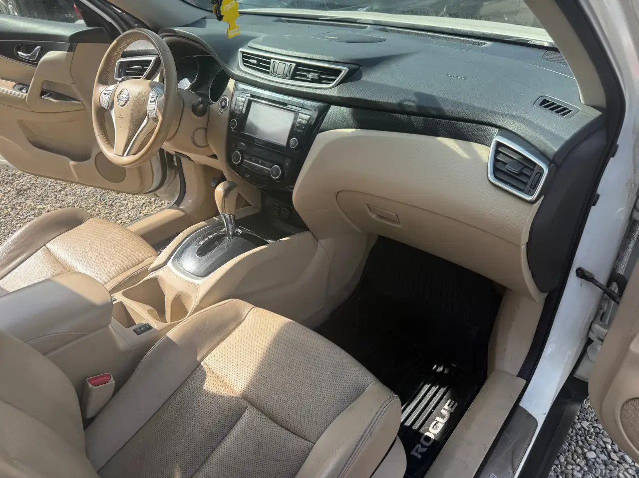 Nissan Rogue снимка Nissan Rogue