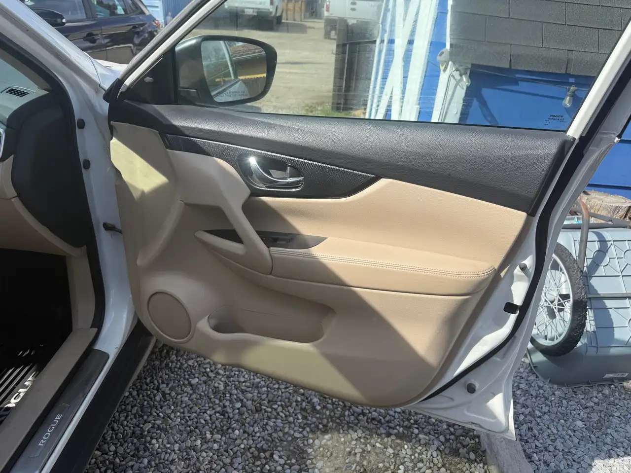 Nissan Rogue снимка Nissan Rogue