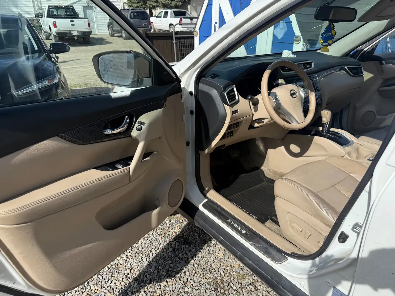 Nissan Rogue снимка Nissan Rogue