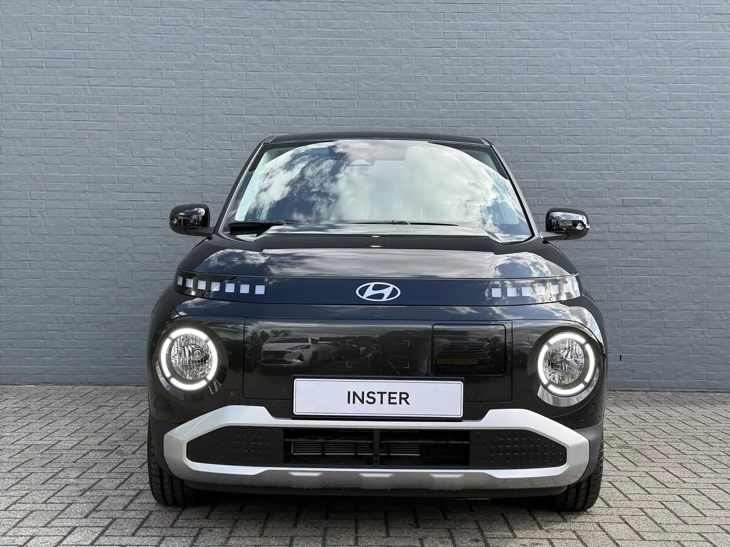 Hyundai Inster 49 kWh 115pk Pulse Zwart - 2