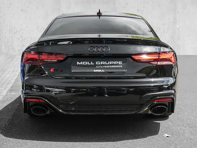 Audi RS5 view 6