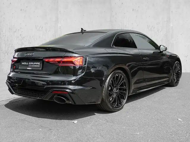 Audi RS5 view 4