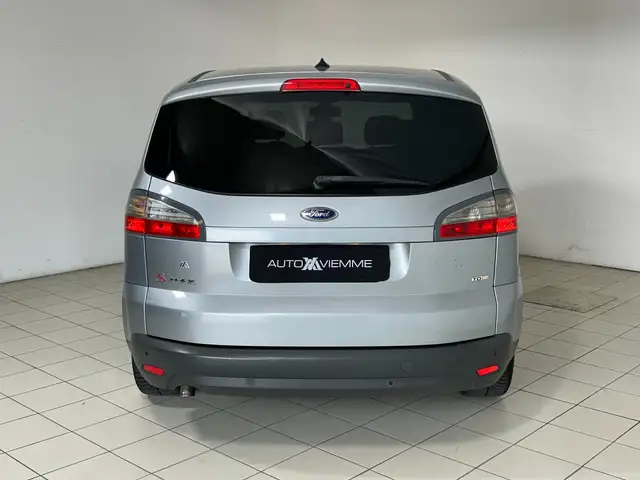 Ford S-Max view 4