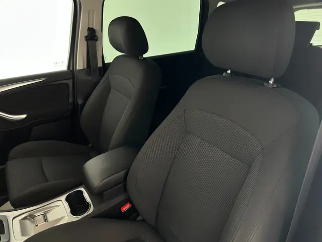 Ford S-Max view 8