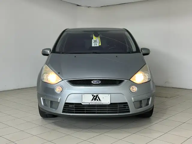 Ford S-Max view 2