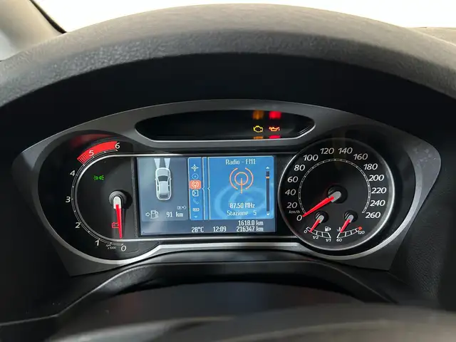 Ford S-Max view 12
