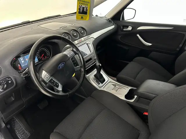 Ford S-Max view 7