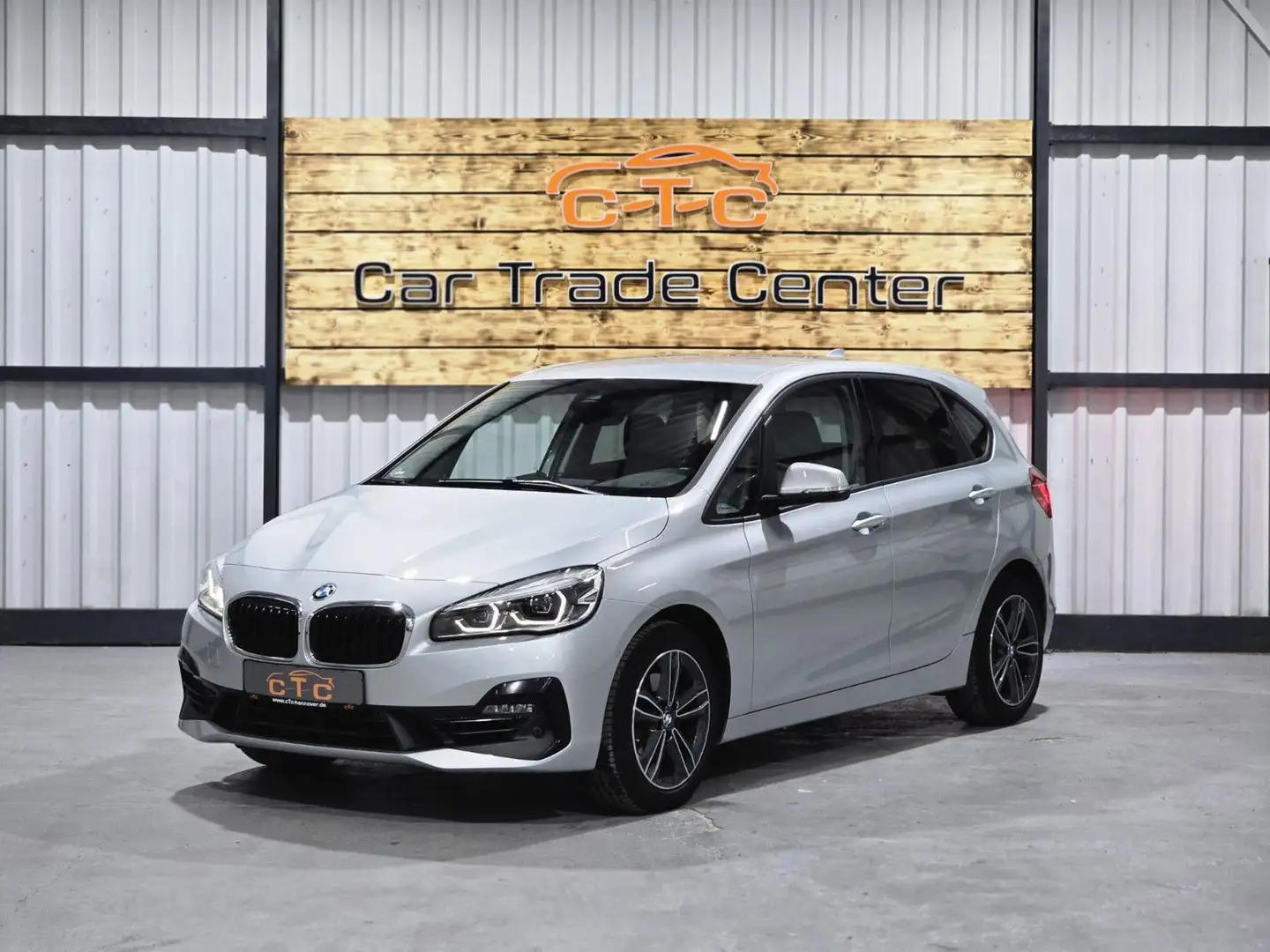 BMW 220 Sport/1Hand/Navi/LED/TÜV-NEU Silber - 1