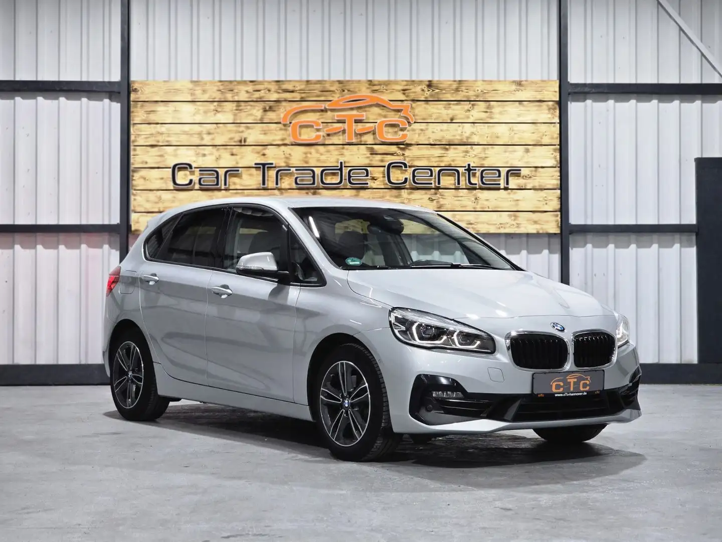 BMW 220 Sport/1Hand/Navi/LED/TÜV-NEU Silber - 2