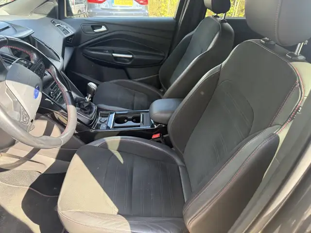 Ford Kuga view 5