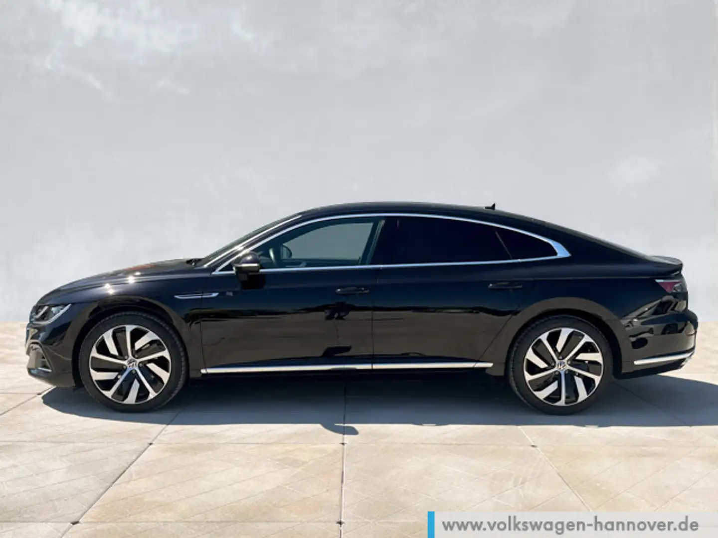 Volkswagen Arteon 2.0 TSI DSG R-Line Navi LED Pano PDC Kame Zwart - 2
