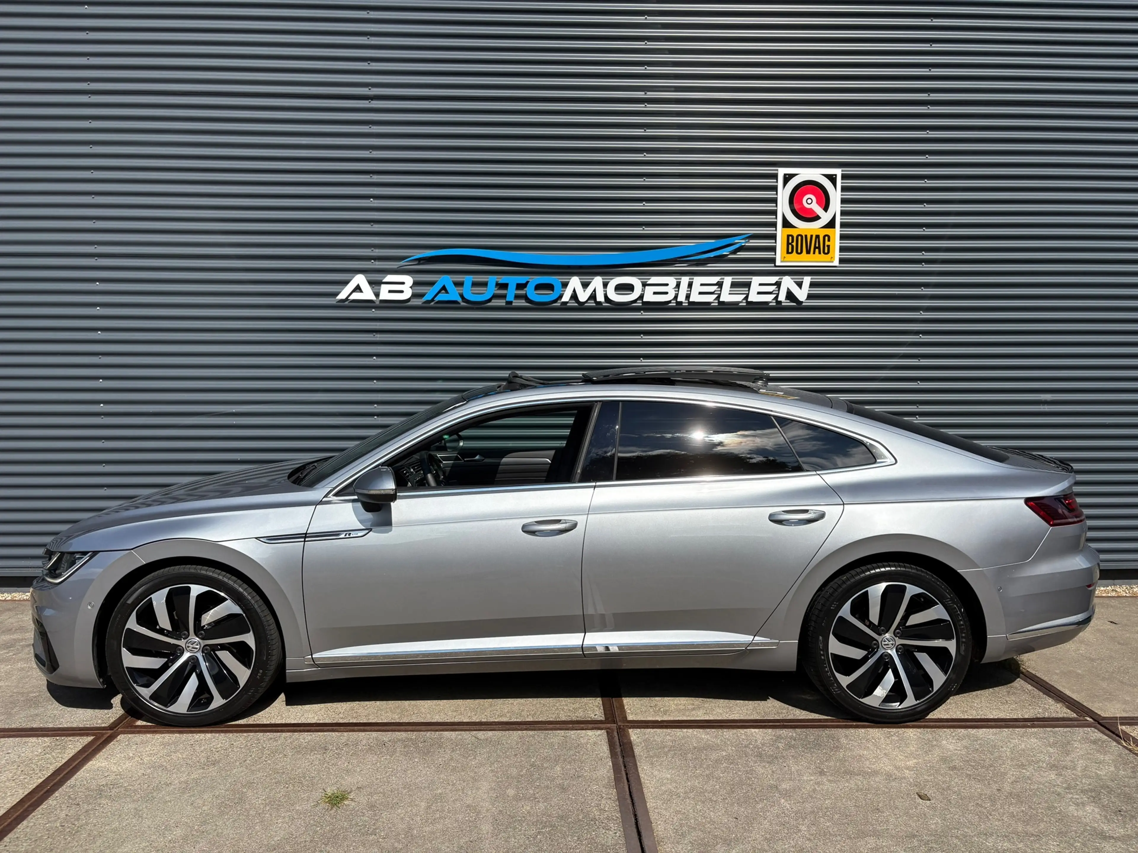 Volkswagen Arteon 2.0 TDI R-LINE CAMERA/ PANORAMA/ PARK ASSIST — photo 2