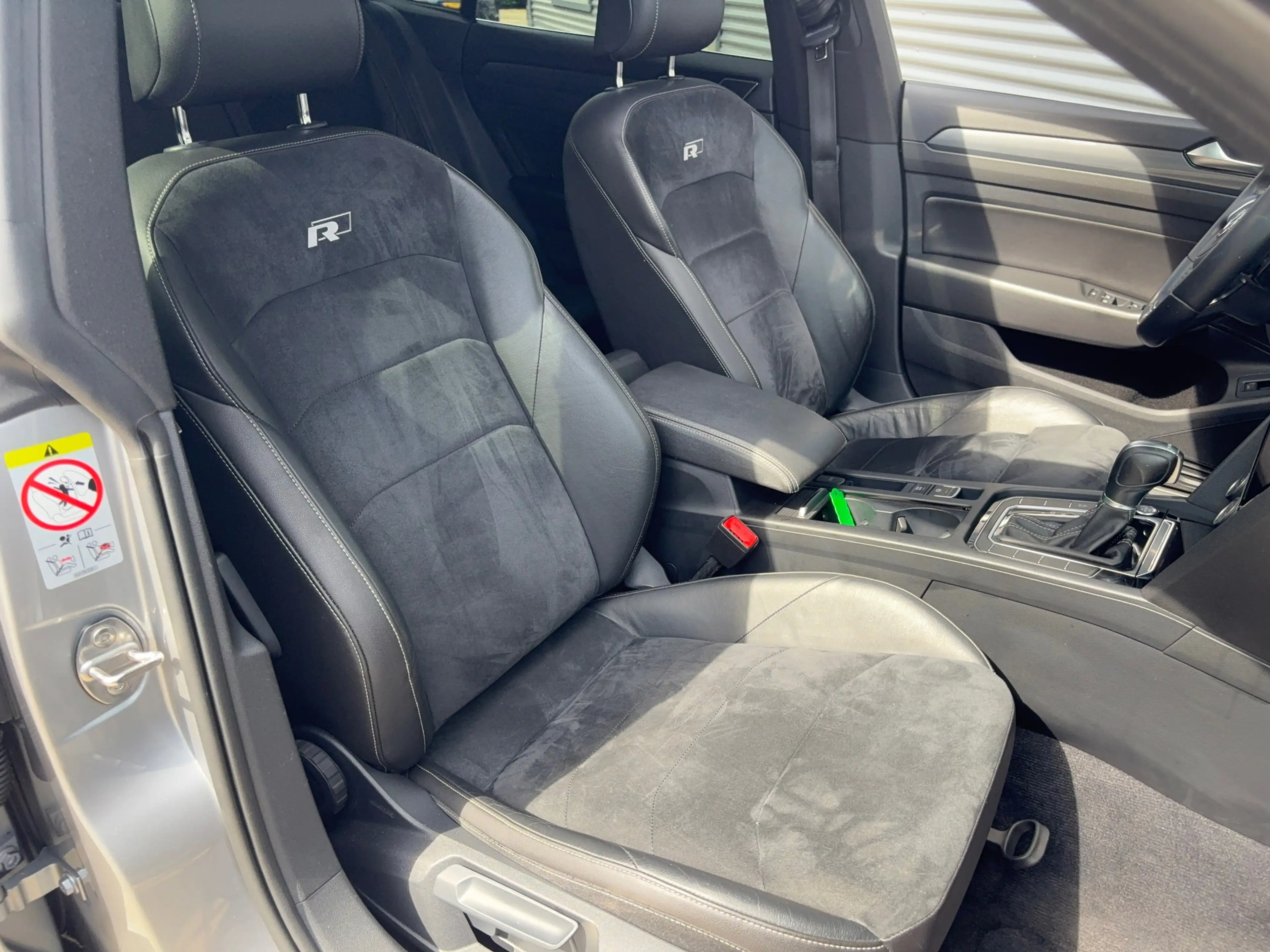 Volkswagen Arteon 2.0 TDI R-LINE CAMERA/ PANORAMA/ PARK ASSIST — photo 12