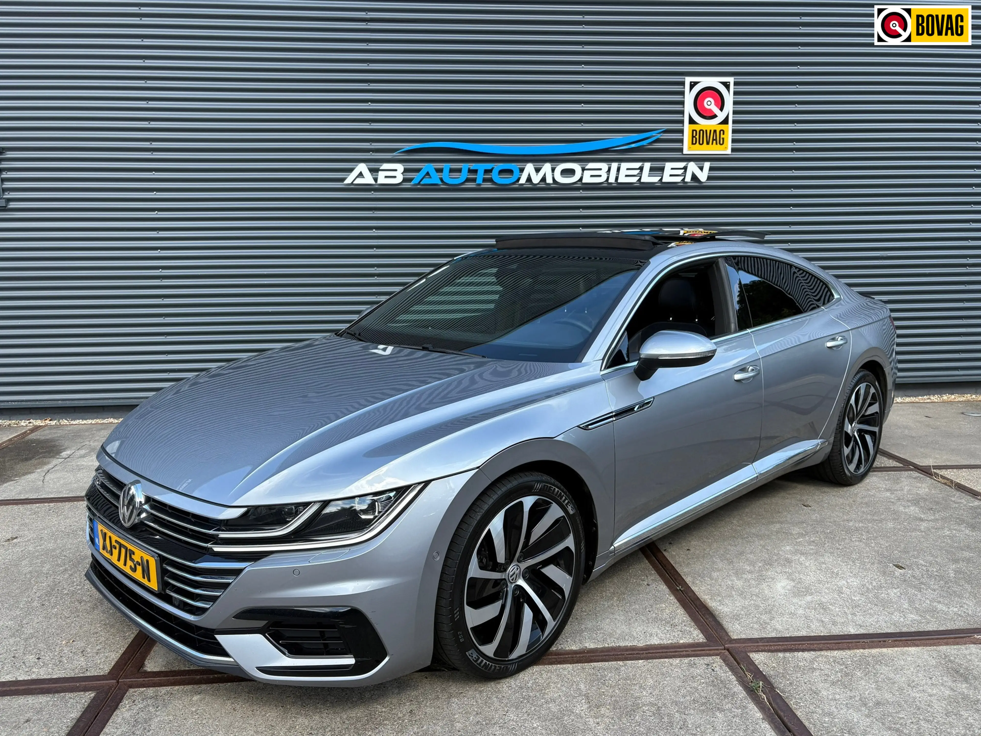 Volkswagen Arteon 2.0 TDI R-LINE CAMERA/ PANORAMA/ PARK ASSIST