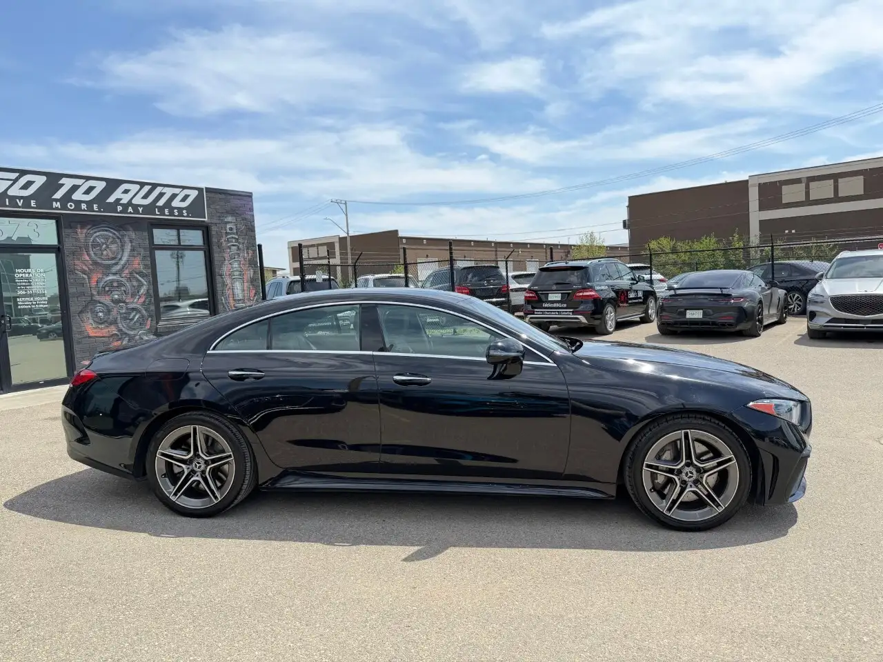 Mercedes-Benz CLS снимка Mercedes-Benz CLS