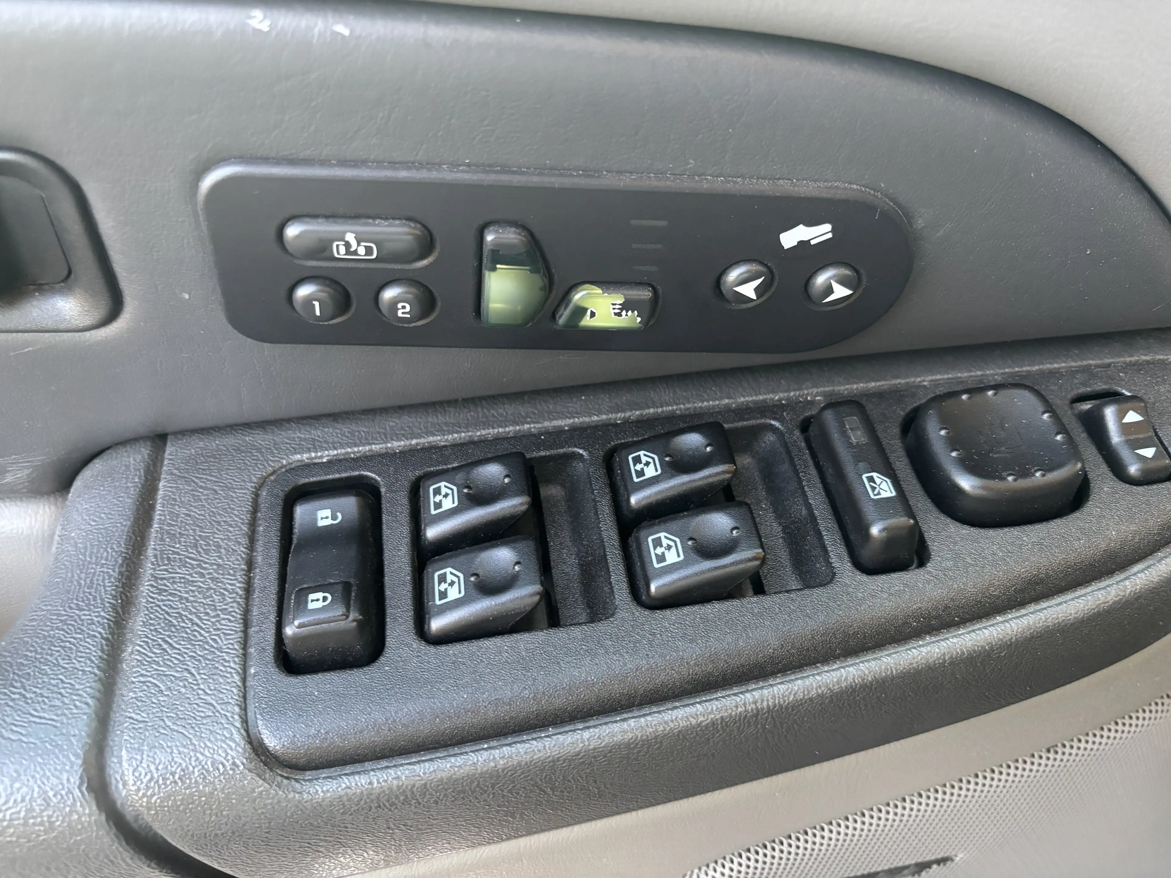 Chevrolet Chevy Van 5.3 V8 LT Luxe — photo 13