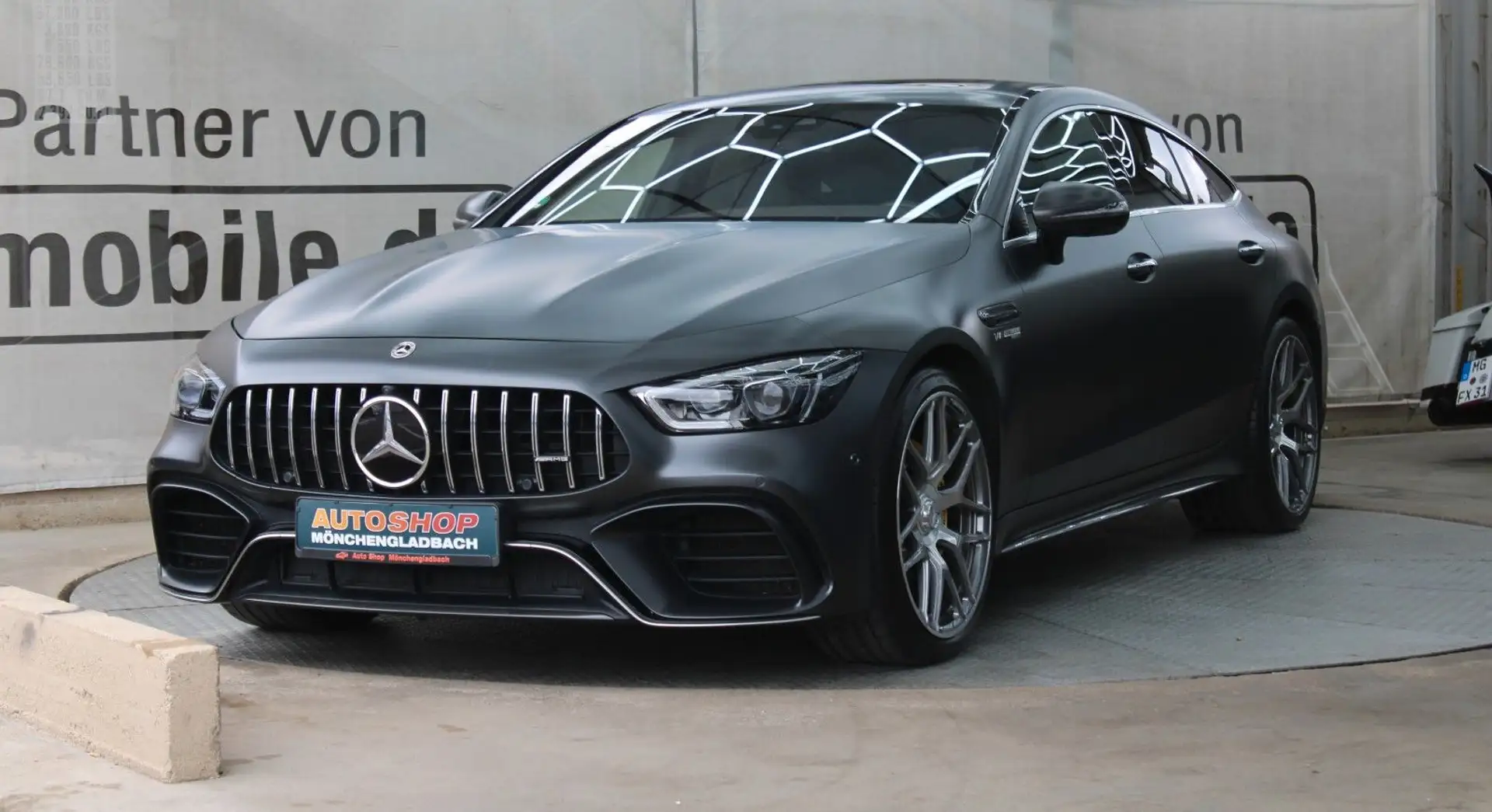 Mercedes-Benz AMG GT 4-Door Coupe 63 S 2019 건메탈 사진 2