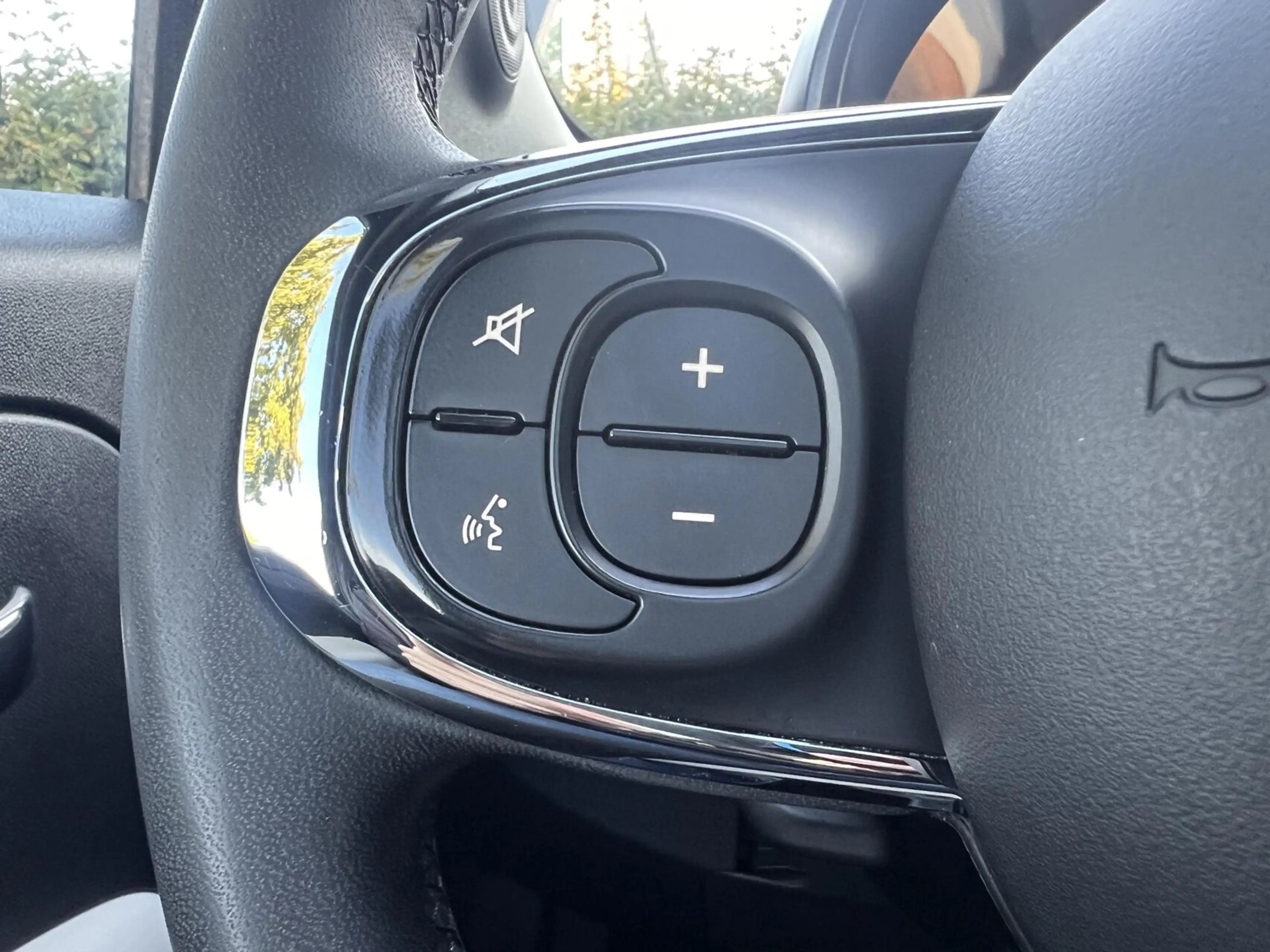 Fiat 500 1.0 Hybrid Dolcevita Clima Cruise Pano 1e Eig NAP — photo 31