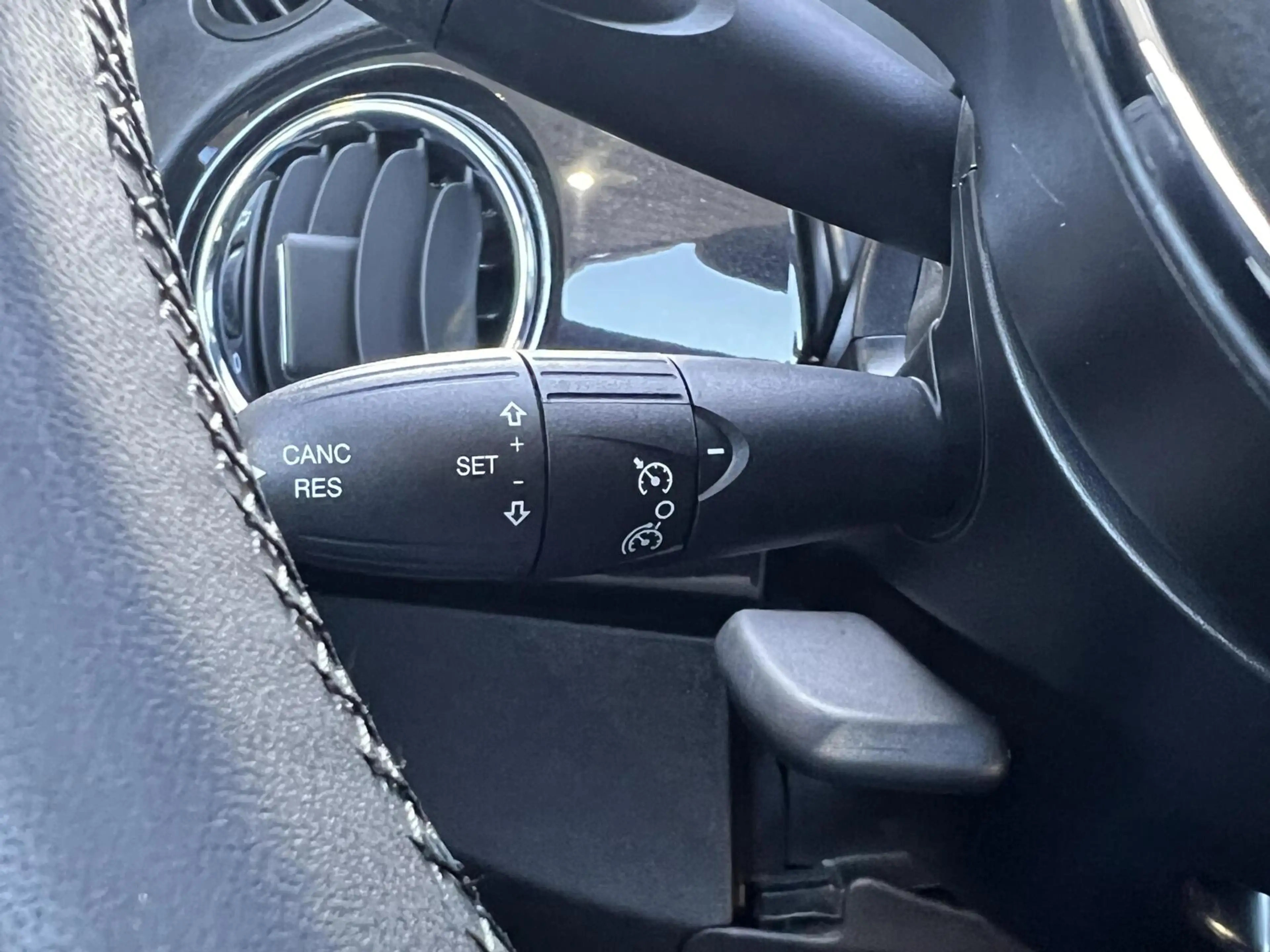 Fiat 500 1.0 Hybrid Dolcevita Clima Cruise Pano 1e Eig NAP — photo 36