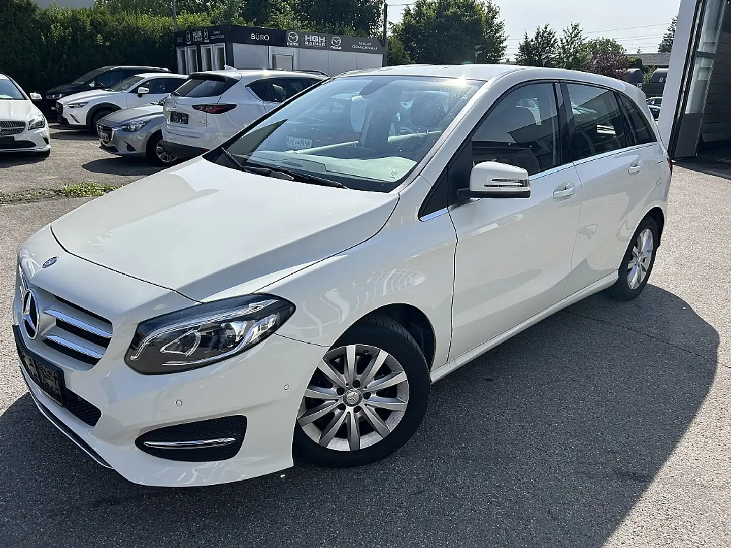 Mercedes-Benz B 180 Aut. Urban / LED / NAVI / Weiß - 2