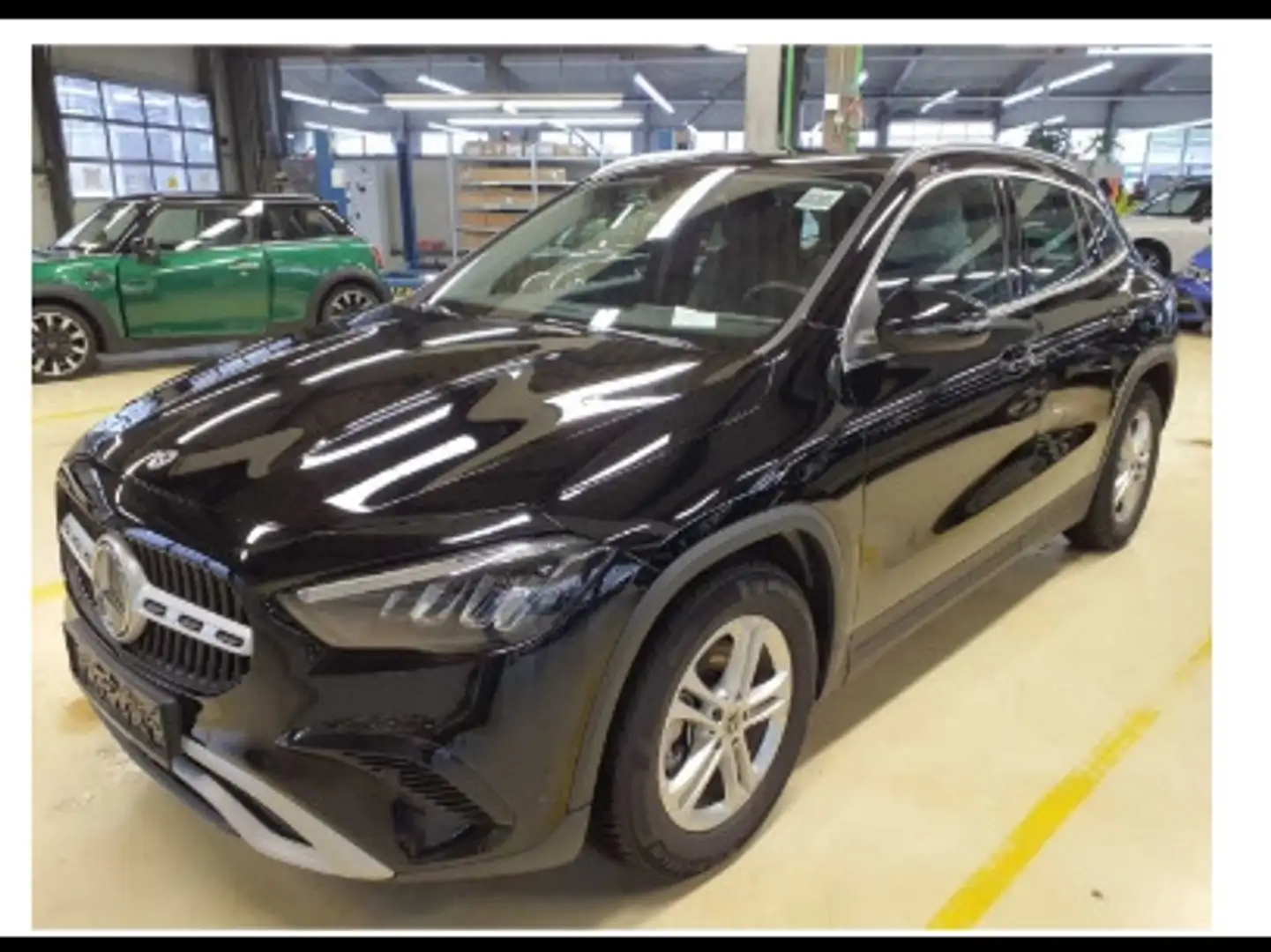 Mercedes-Benz GLA 200 d 4MATIC Österreich-Edition RKam PTS Shz Zwart - 2