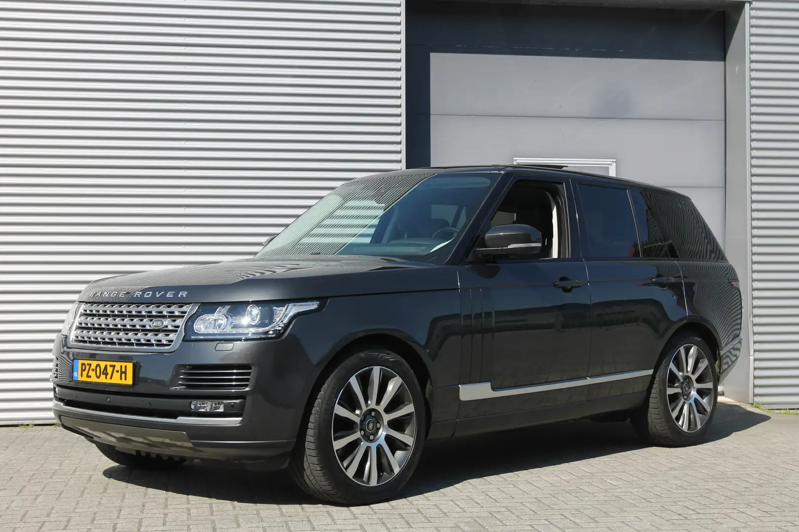 Land Rover Range Rover 4.4 SDV8 Vogue I AUT. I NAVI I PANO.DAK Grijs - 1
