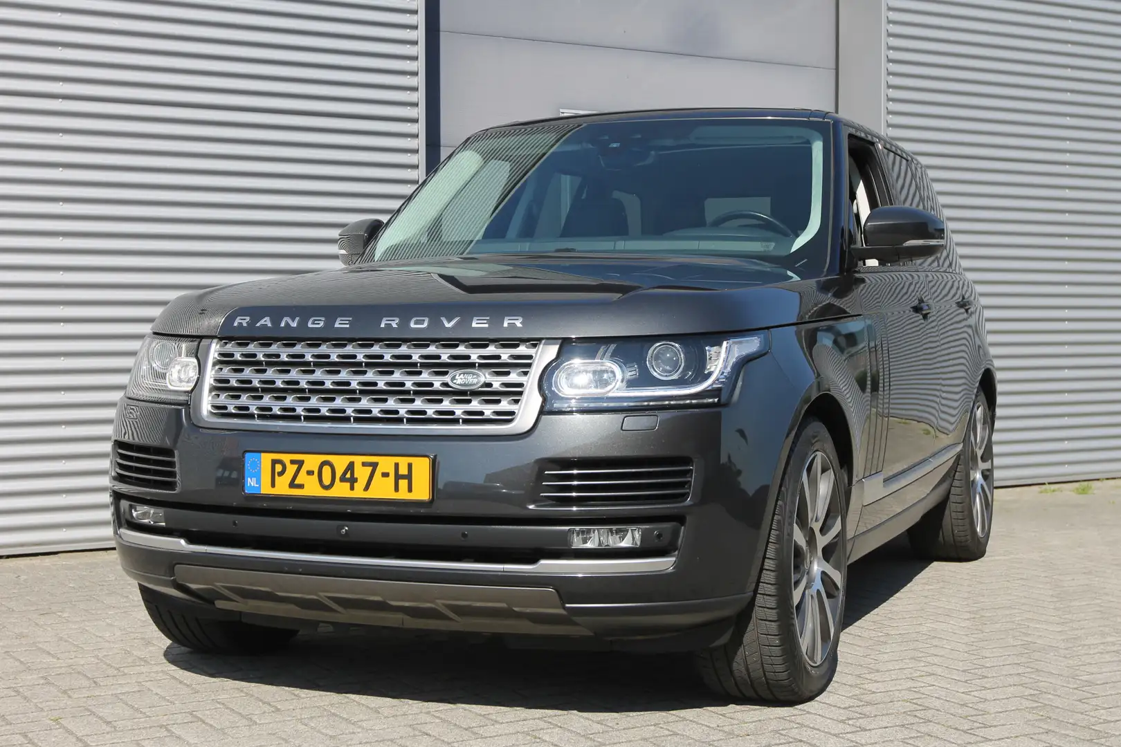 Land Rover Range Rover 4.4 SDV8 Vogue I AUT. I NAVI I PANO.DAK Grijs - 2