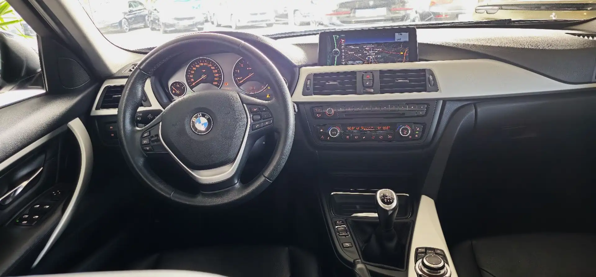 BMW 328 i Lim. Leder Navi Bi-Xenon PDC Sitzheizung Noir - 2