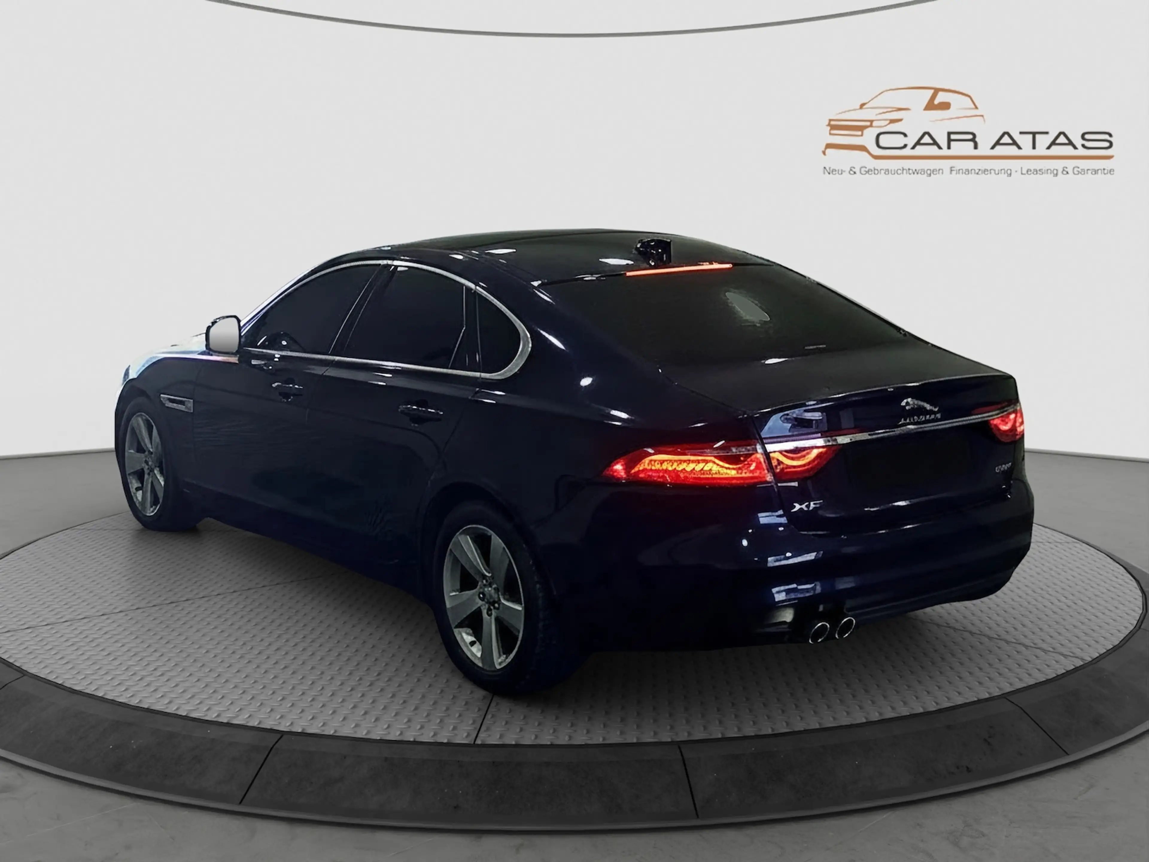 Jaguar XF PANORAMA LEDER NAVI 380 MERIDIAN XENON MEMORY — photo 2