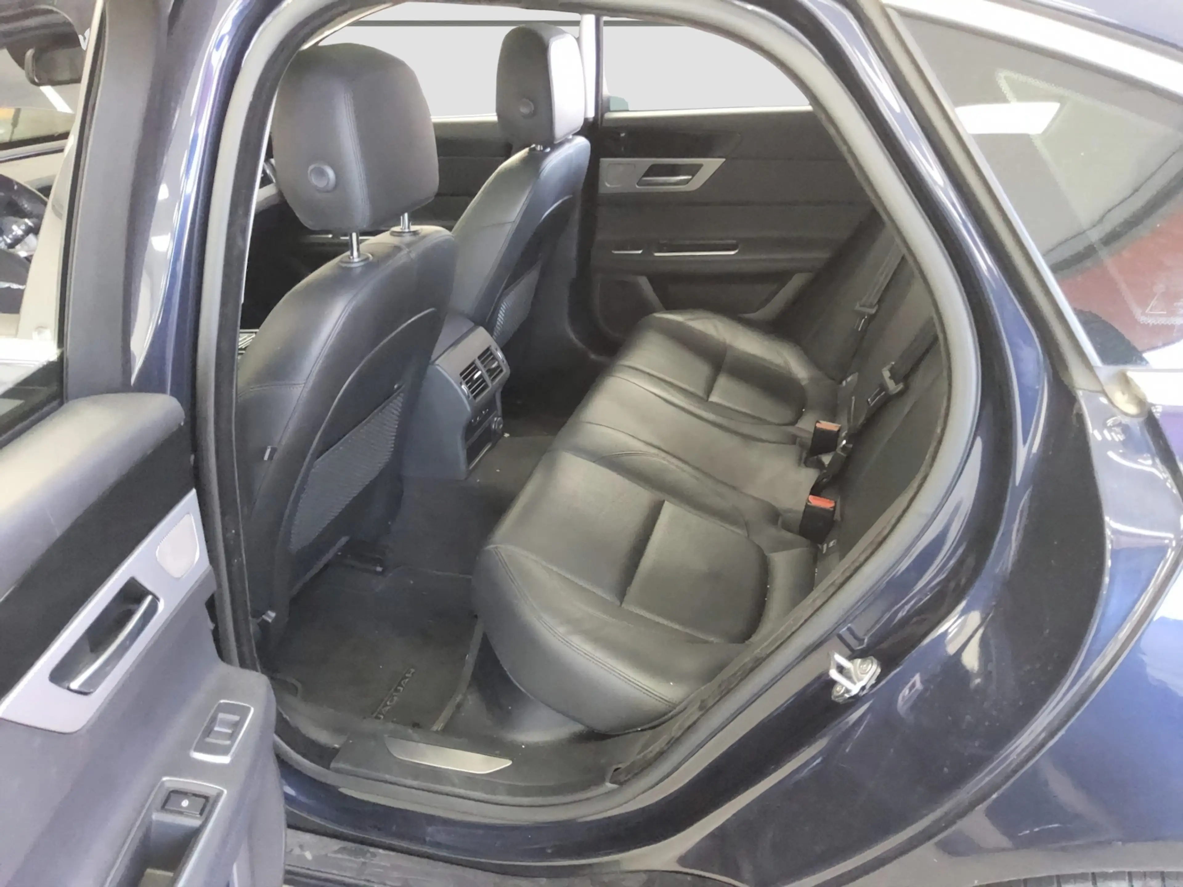 Jaguar XF PANORAMA LEDER NAVI 380 MERIDIAN XENON MEMORY — photo 5