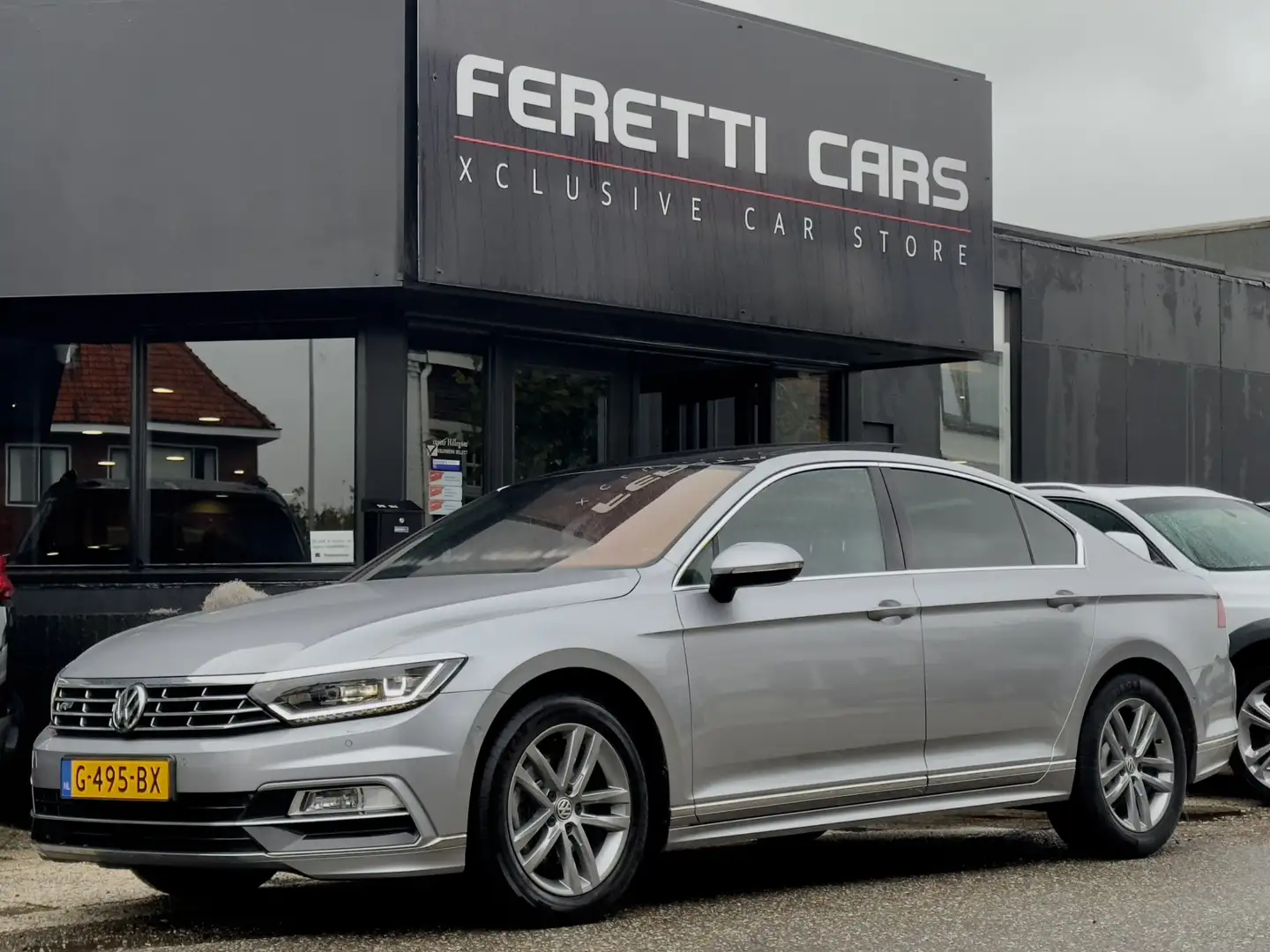 Volkswagen Passat 1.5 TSI AUT7 3X R-LINE PANODAK LEDER NAVI DIGI-DAS Grijs - 1