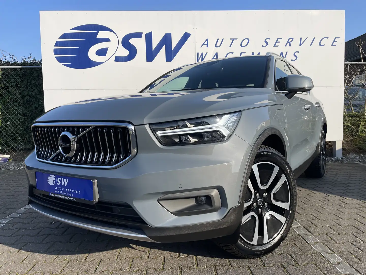 Volvo XC40 1.5 T4 Recharge Inscription Expression | CarPlay | Gris - 2