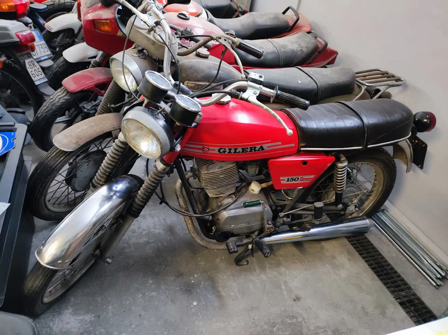 Gilera 150 Arcore Červená - 1