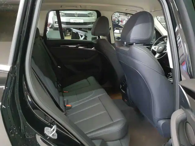 BMW X3 view 14