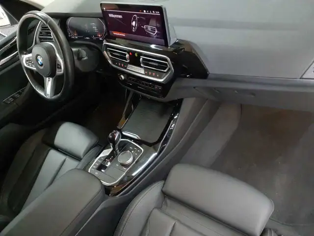 BMW X3 view 9