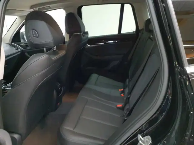 BMW X3 view 13