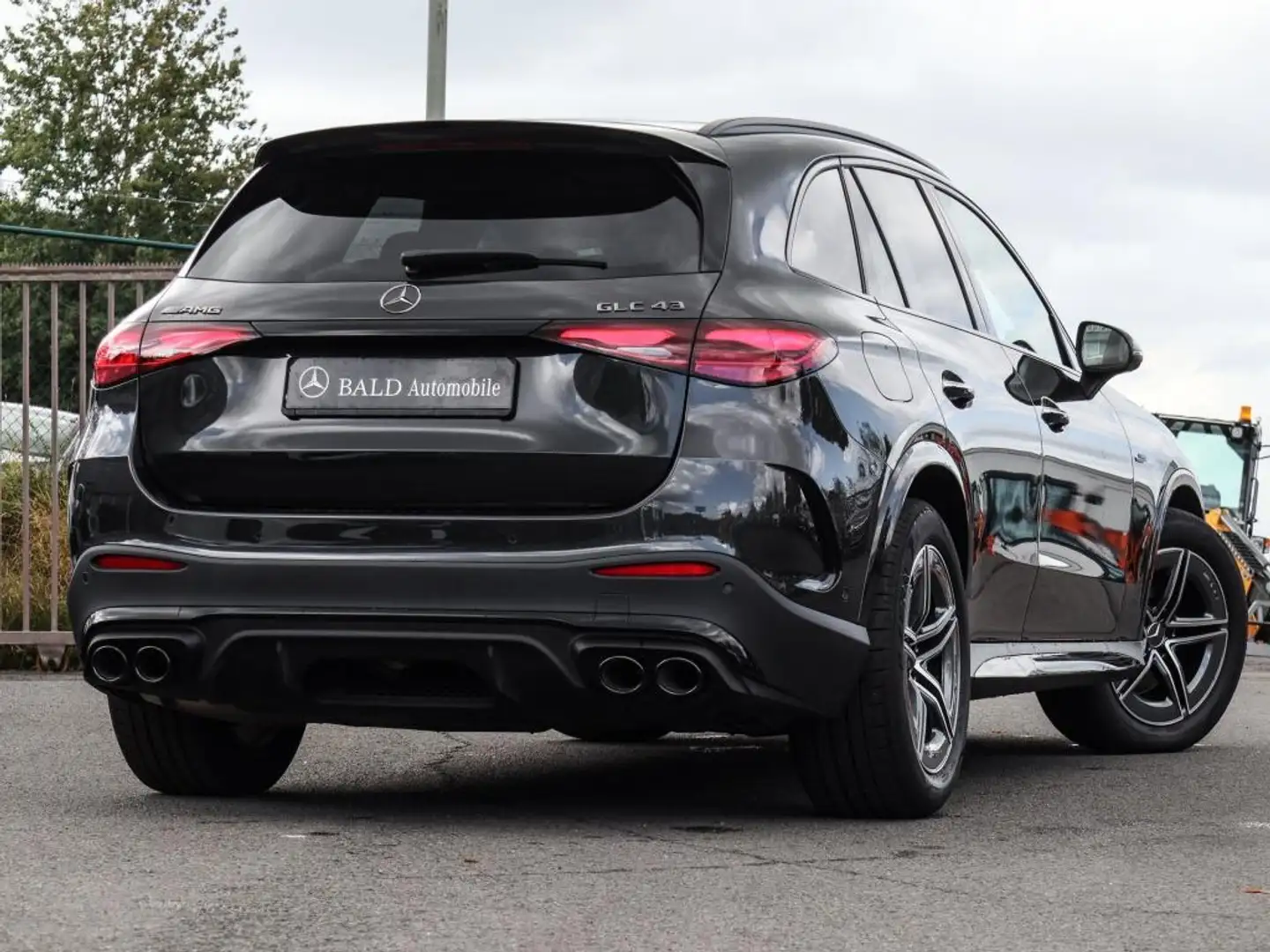 Mercedes-Benz GLC 43 AMG 4M Pano/AHK/Night/Distr/360/HAL/Memo Grau - 2