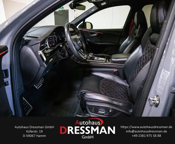 Audi Q7 view 10