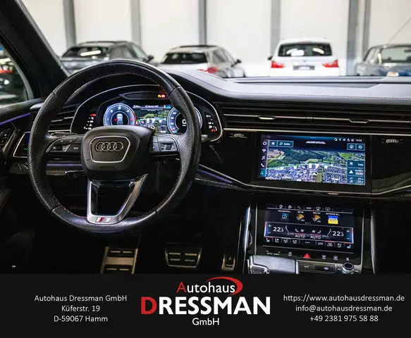 Audi Q7 view 15