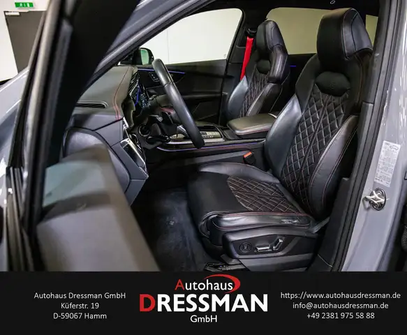 Audi Q7 view 12