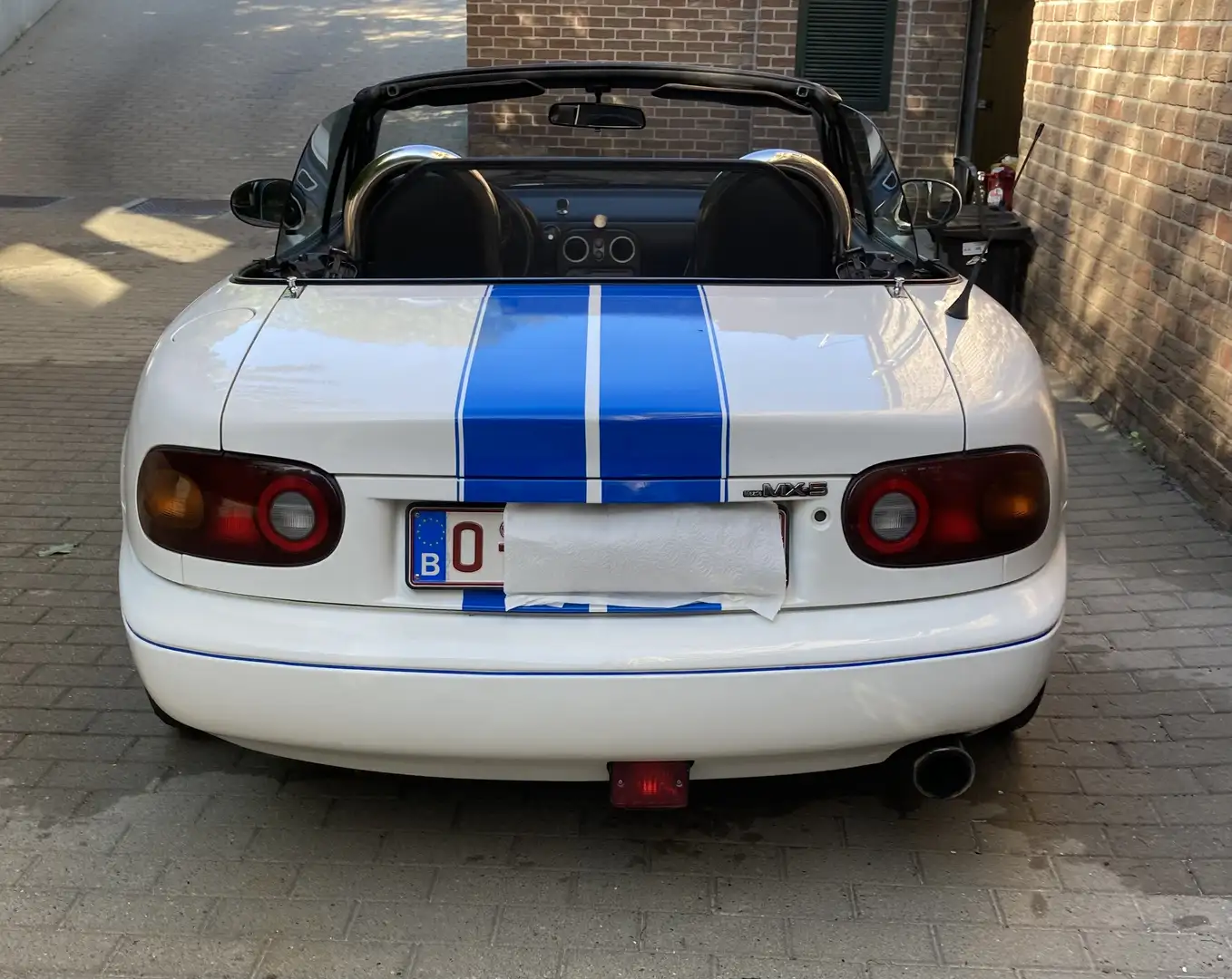 Mazda MX-5 oldtimer . Alb - 2