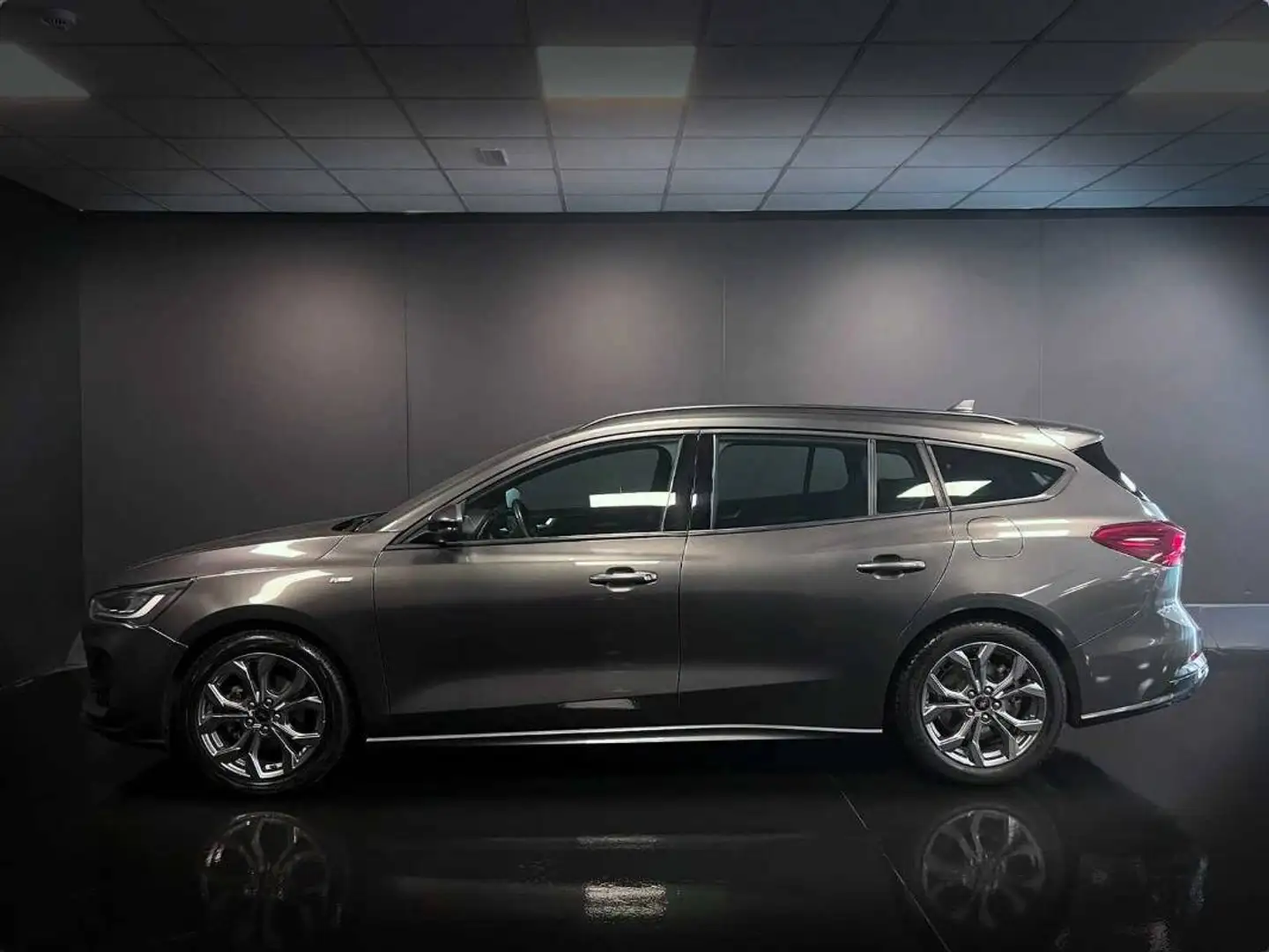 Ford Focus Focus SW 1.0 ecoboost ST-line s&s 125cv LED PDC Grigio - 1