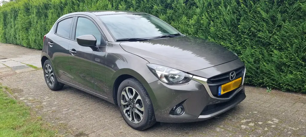 Mazda 2 2017 из Европы — купить под ключ
