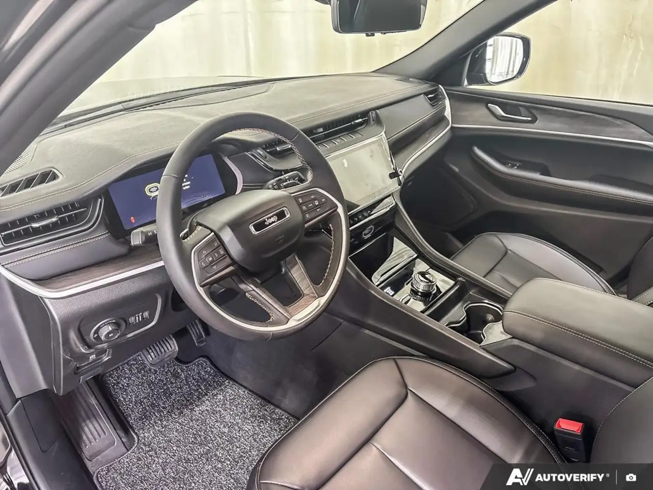 Jeep Grand Cherokee photo Jeep Grand Cherokee