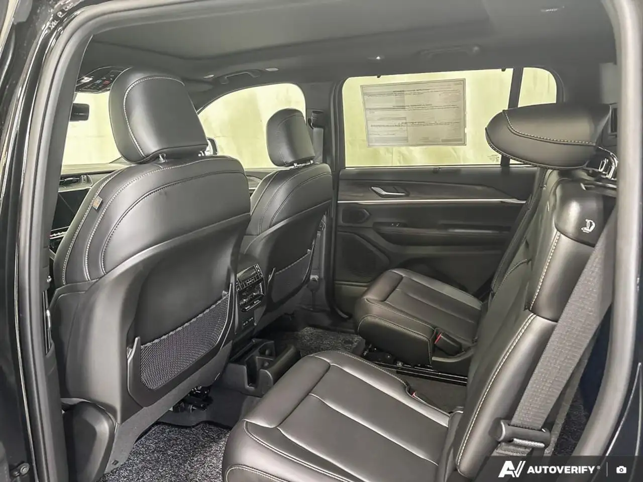 Jeep Grand Cherokee photo Jeep Grand Cherokee