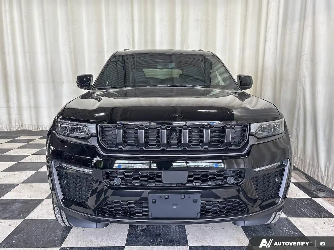Jeep Grand Cherokee photo Jeep Grand Cherokee