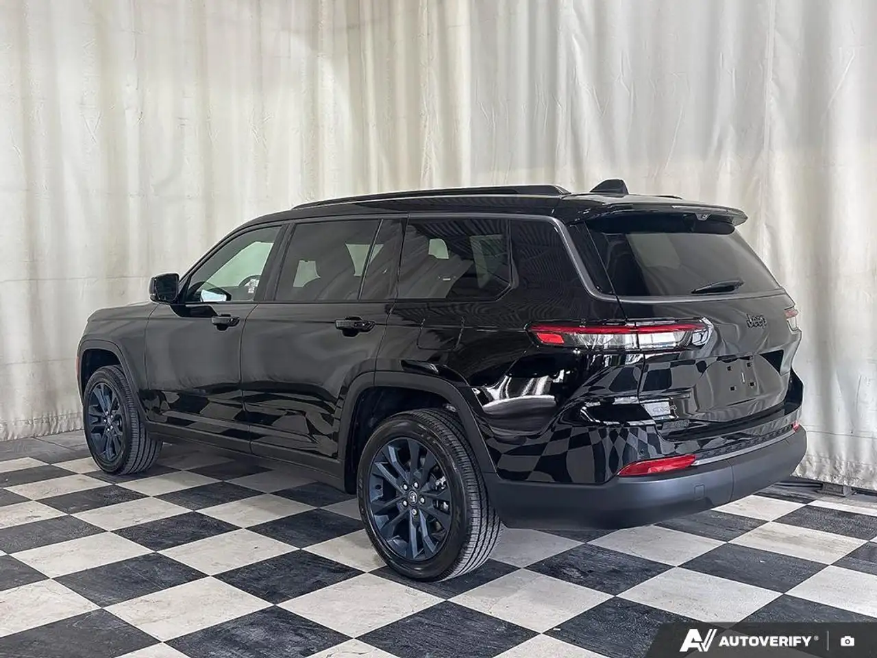 Jeep Grand Cherokee photo Jeep Grand Cherokee