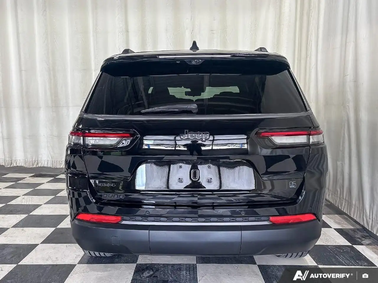 Jeep Grand Cherokee photo Jeep Grand Cherokee